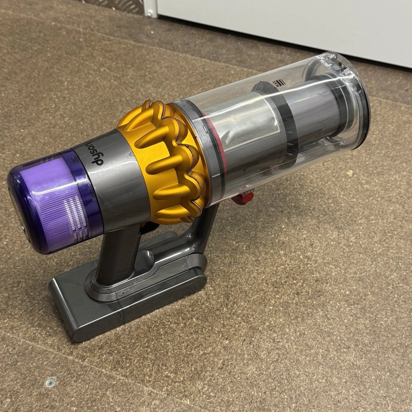 Dyson V15 Detect Absolute Cordless Vacuum Cleaner Animal excellent condition