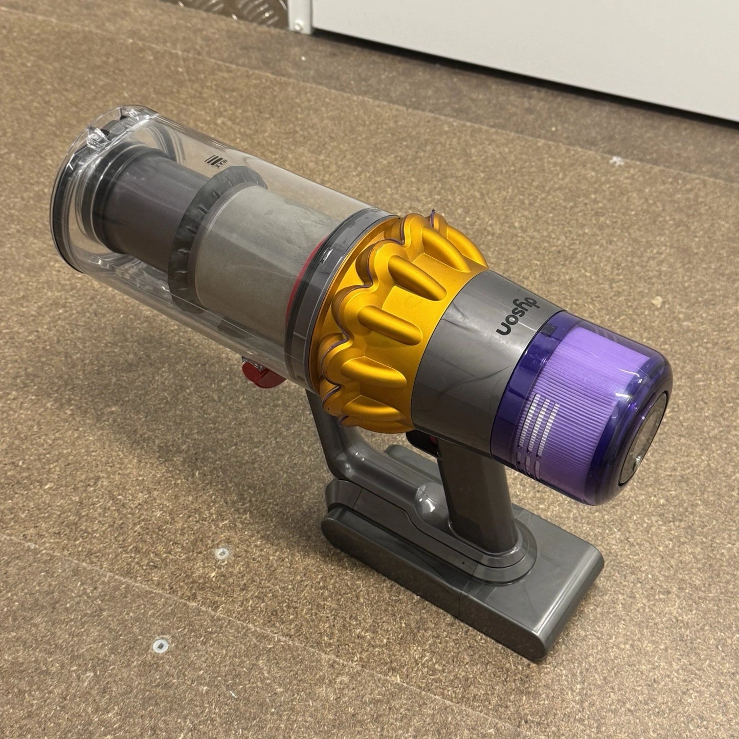 Dyson V15 Detect Absolute Cordless Vacuum Cleaner Animal excellent condition