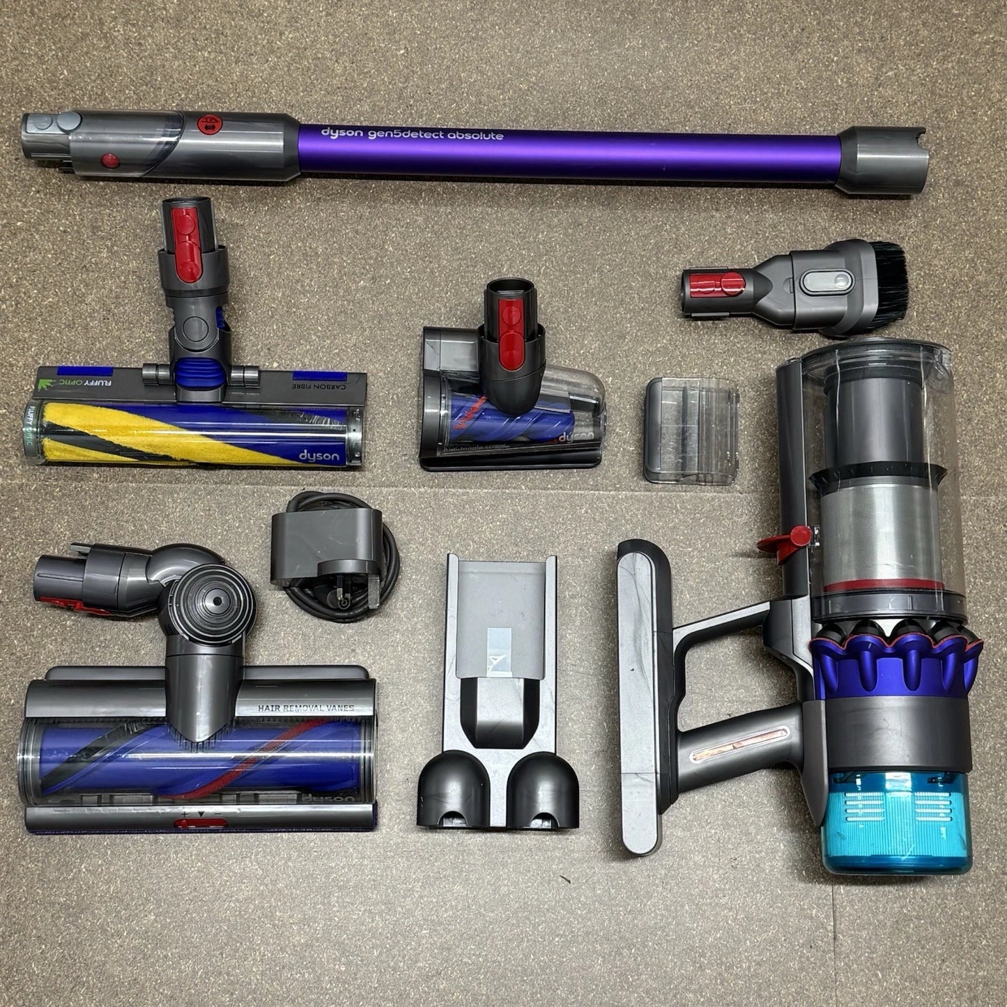 Dyson Gen 5 Detect Absolute Vacuum Cleaner Complete Excellent Condition